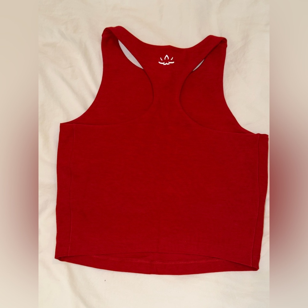 NWOT Beyond Yoga Spacedye Daily Cropped Tank Top in Holly Red Heather - Picture 3 of 4